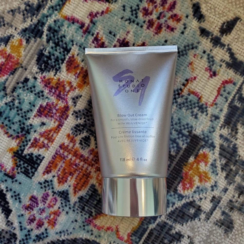Monat Blow Out Cream
